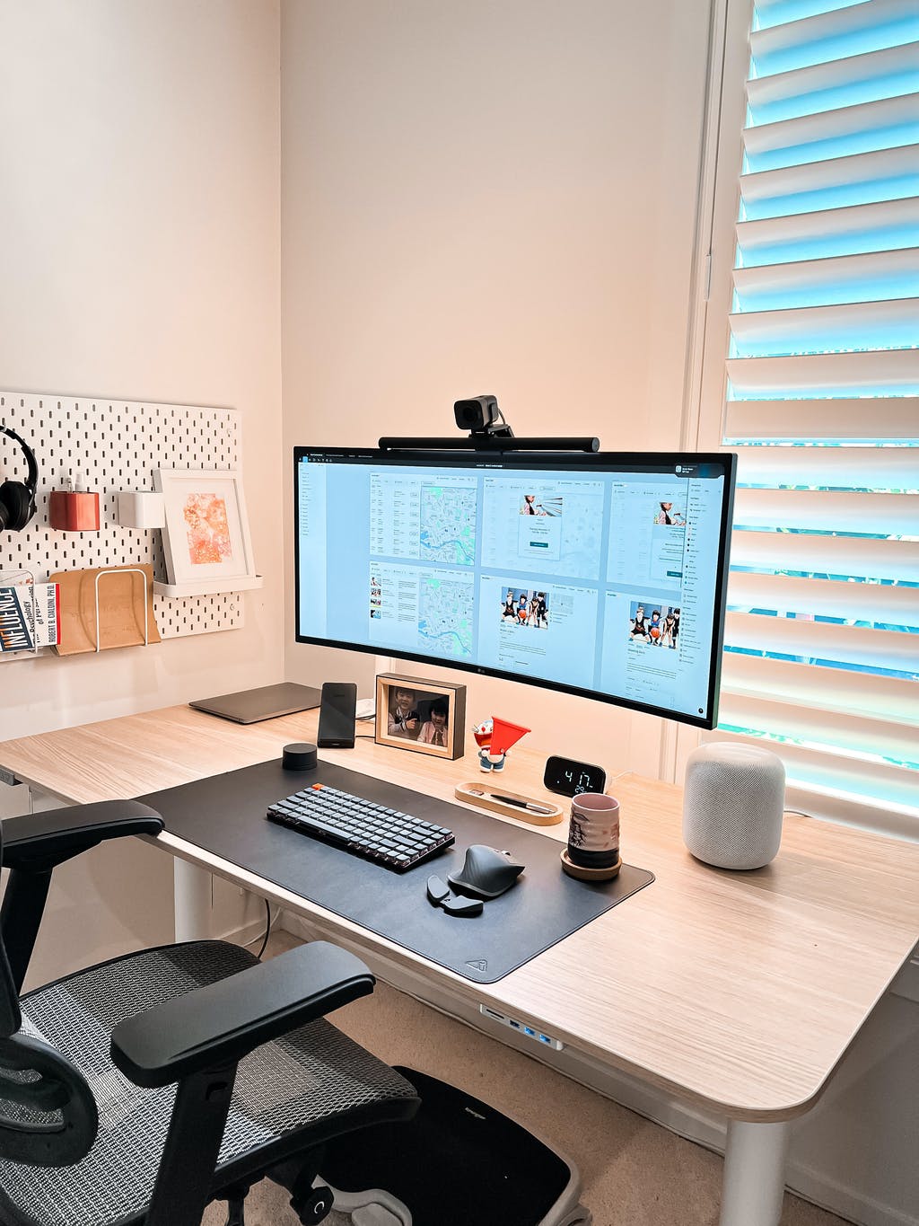 Which Desk Mat Is Right For Your Desk Setup? (Wool vs Leather vs